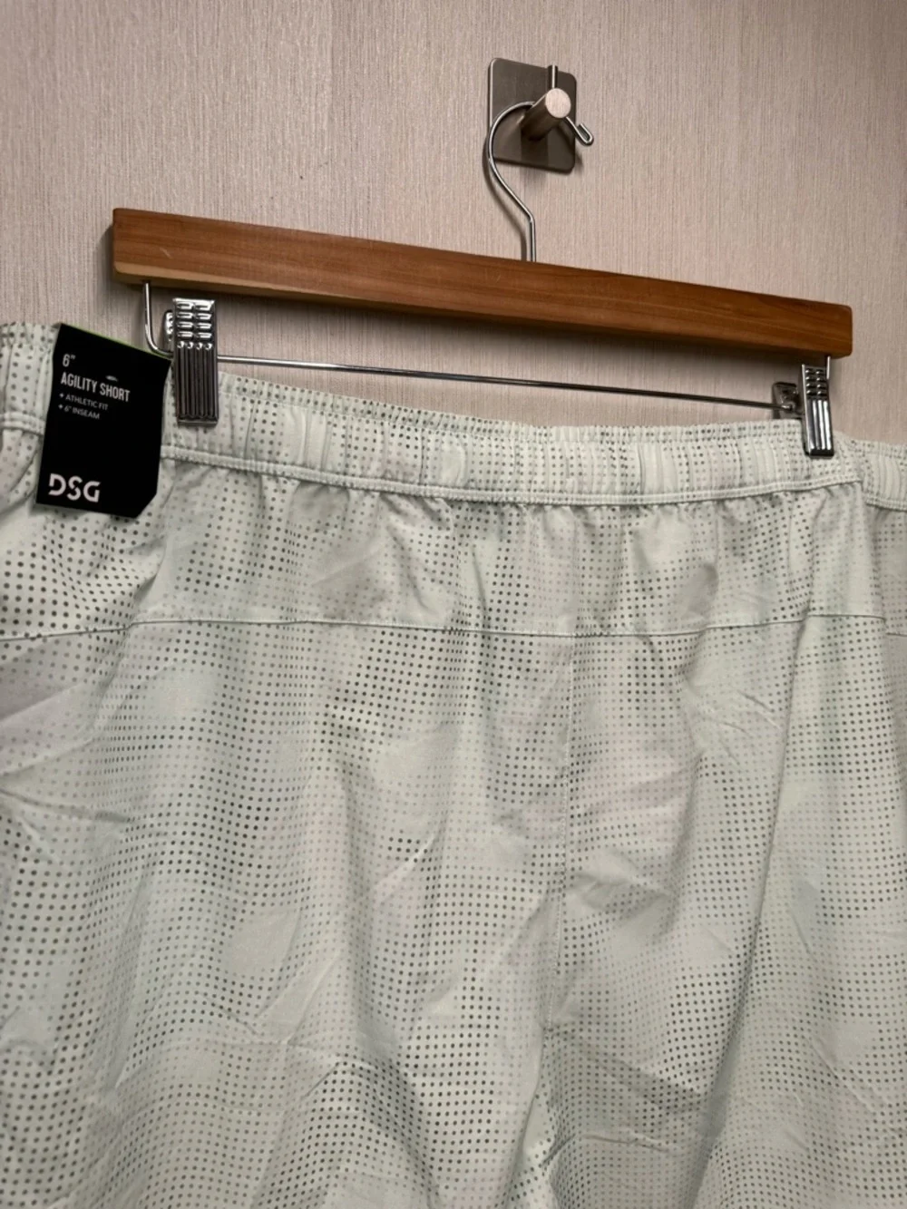 NWT DSG Men’s 6” Agility Woven Shorts Mint Candy Dot Ombre, Size XXL